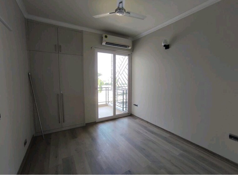 Room, central-park-flower-valley-aqua-front-towers 3 Bedroom 2134 Sq.Ft. Apartment In Sohna Sector 33 Gurgaon 9369171