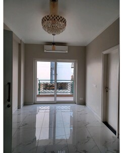 3 BHK + Servant Room Apartment For Sale in Central Park Flower Valley Aqua Front Towers