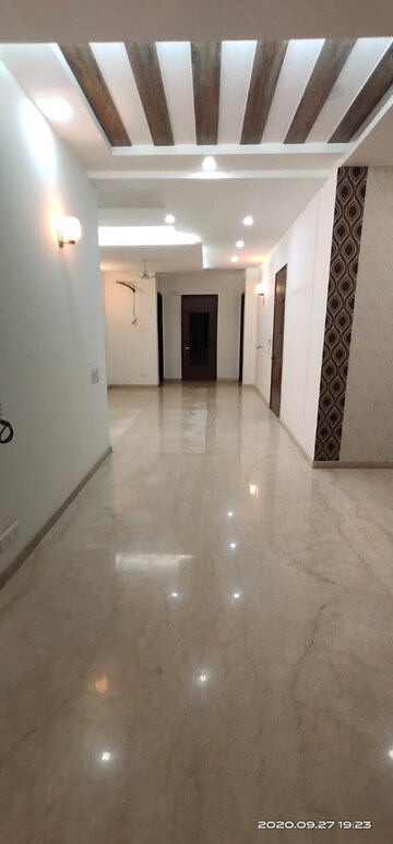 Room in 3 BHK Builder Floor at Ardee City, Sector 52 – for Sale