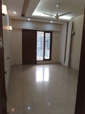 Room in 3 BHK Builder Floor at Ardee City, Sector 52 – for Sale