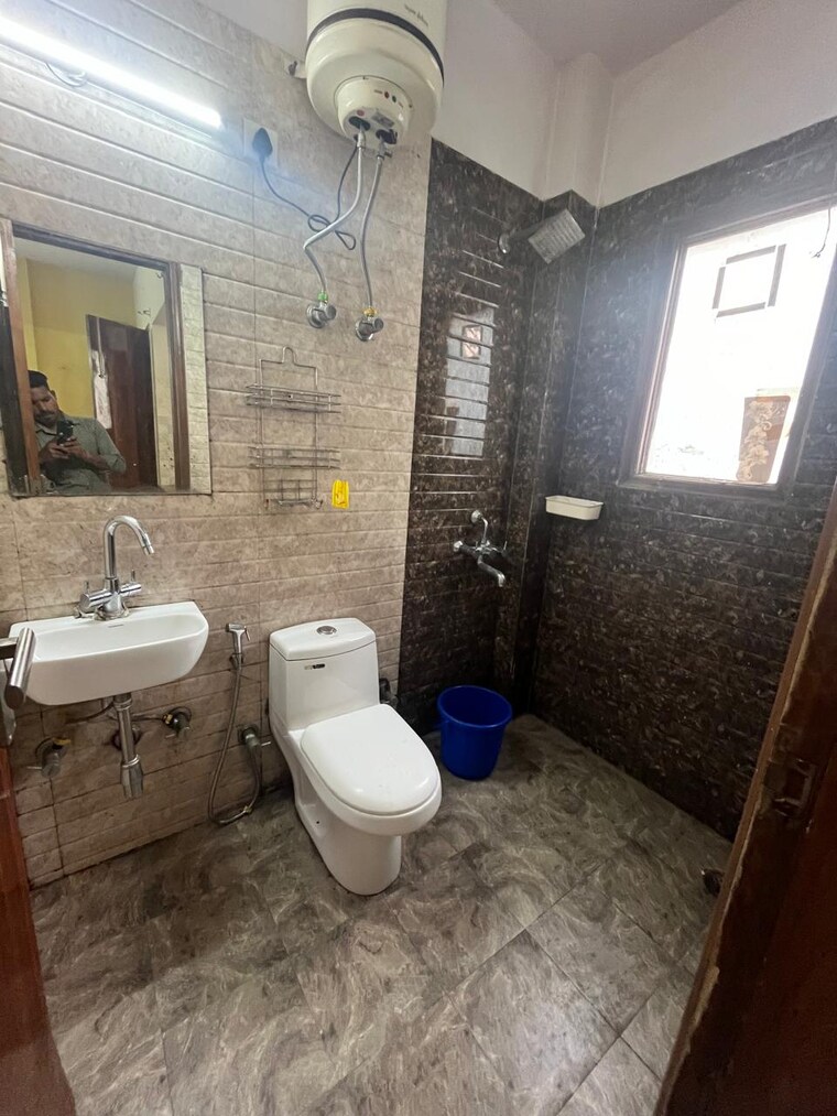 Bathroom, ansal-sushant-apartments 2 Bedroom 215 Sq.Ft. Builder Floor In Sushant Lok I Gurgaon 9369209