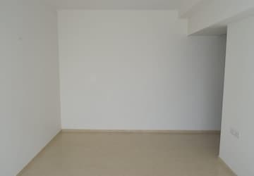 Room in 2 BHK Apartment at Ruparel Ariana, Parel – for Rent