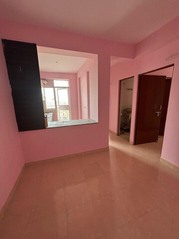 Room in 2 BHK Apartment at Conscient Habitat, Sector 99a – for Rent