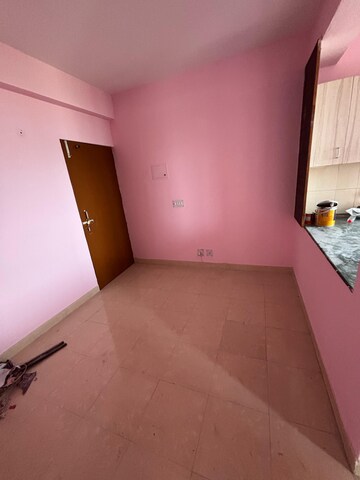 Room in 2 BHK Apartment at Conscient Habitat, Sector 99a – for Rent