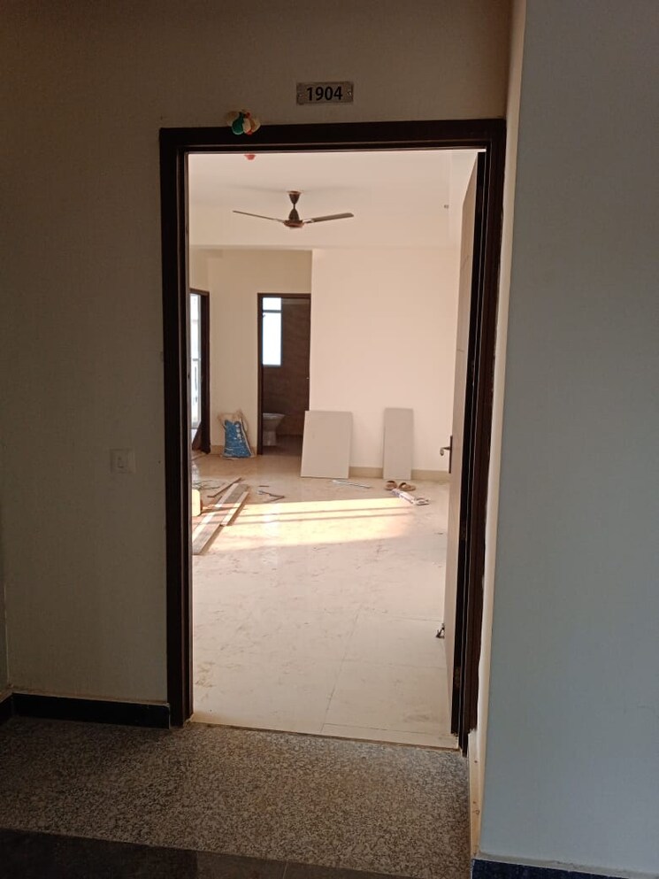 Room, amrapali-crystal-homes 3 Bedroom 1375 Sq.Ft. Apartment In Sector 76 Noida 9369265