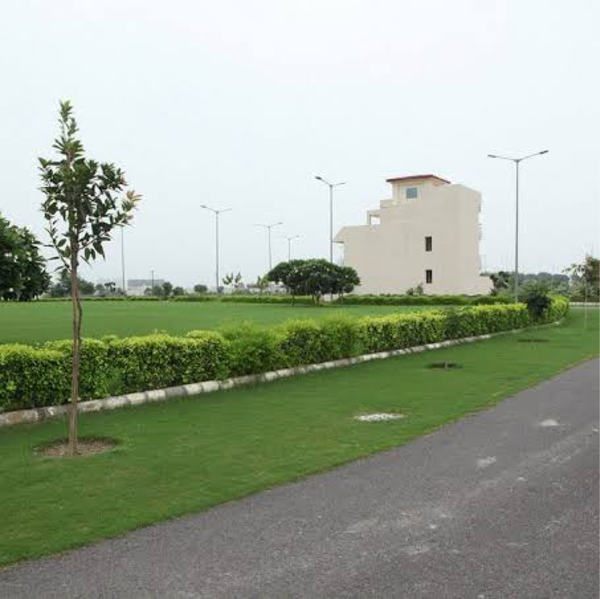 Plot For Sale in Gaur Yamuna City 2nd Park View
