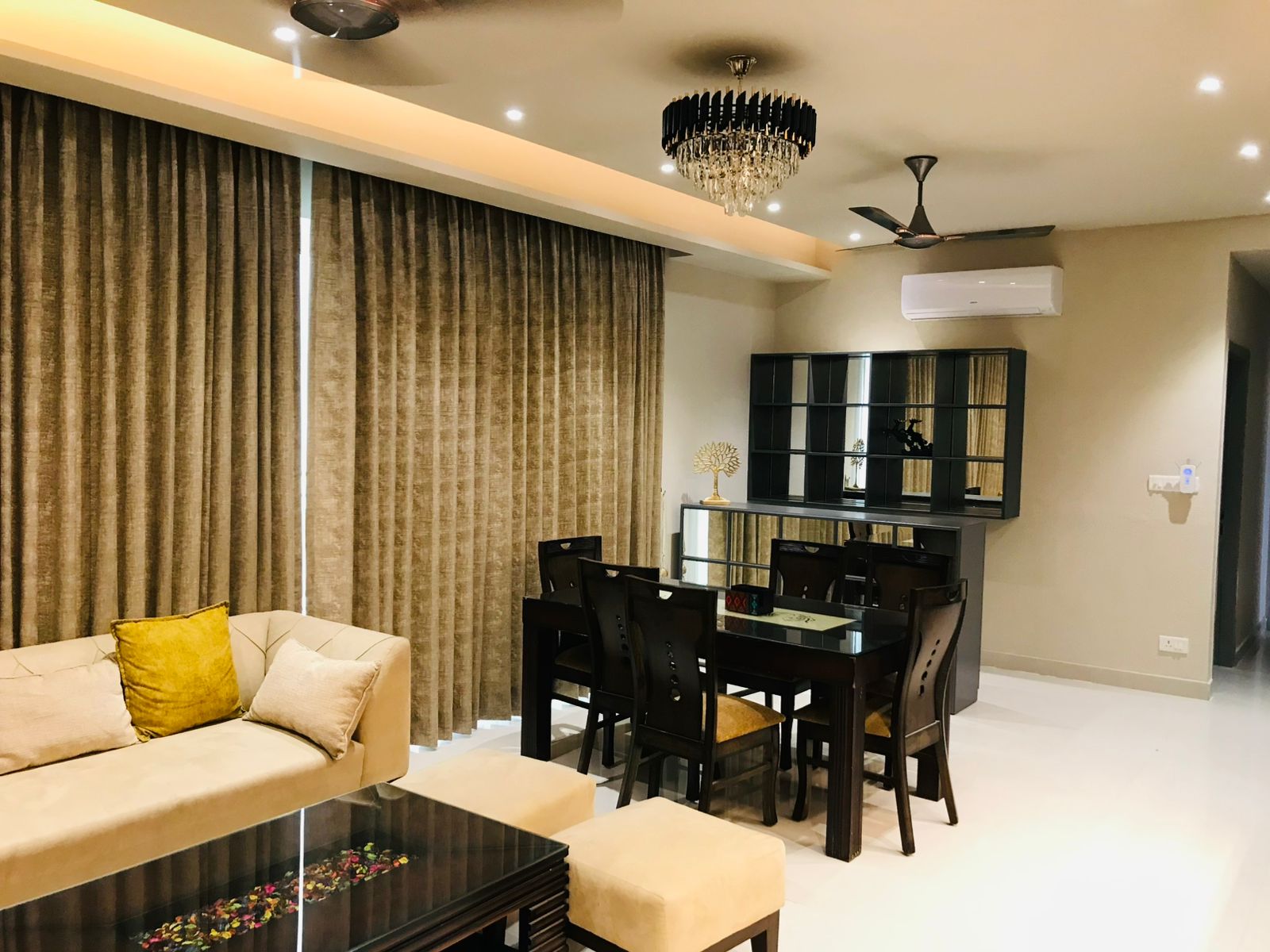 4 BHK Apartment For Rent in Mahagun Mirabella