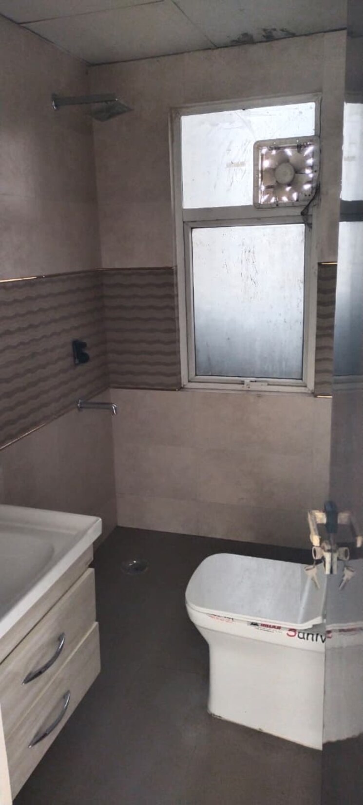 Bathroom, mapsko-paradise 3 Bedroom 1750 Sq.Ft. Apartment In Sector 83 Gurgaon 9369316