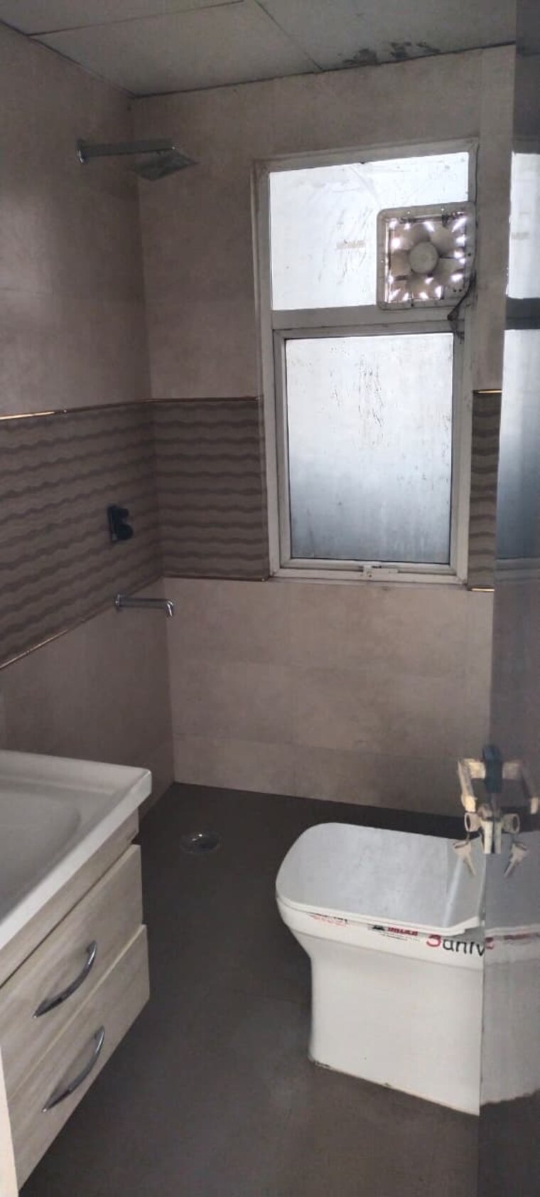 Bathroom, mapsko-paradise 3 Bedroom 1750 Sq.Ft. Apartment In Sector 83 Gurgaon 9369316