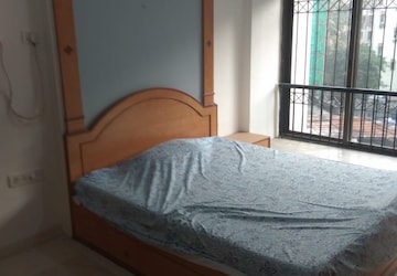 Bedroom in 2 BHK Apartment at Windsor Tower, Andheri West – for Rent