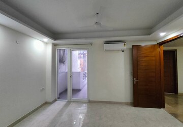 Room in 3 BHK Apartment at Ireo Victory Valley, Sector 67 – for Rent