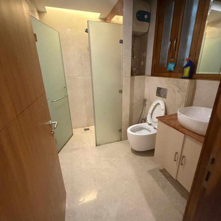 Team Area, greater kailash i 3 Bedroom 1600 Sq.Ft. Builder Floor In Greater Kailash I Delhi 9369503