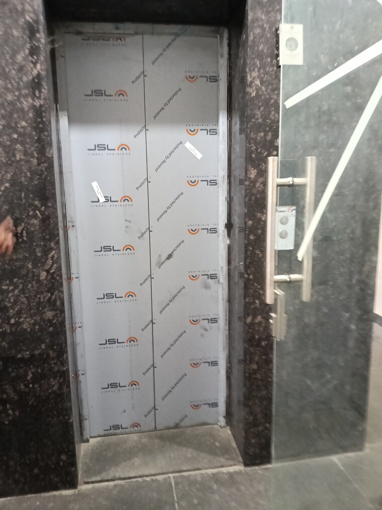 Exterior View, gomti nagar Commercial Showroom 3000 Sq.Ft. In Gomti Nagar Lucknow 9369500