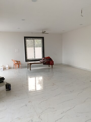 Floor Plan in  Showroom at Gomti Nagar – for Rent