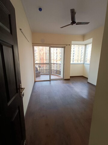 Room in 3 BHK Apartment at Dasnac The Jewel, Sector 75 – for Rent