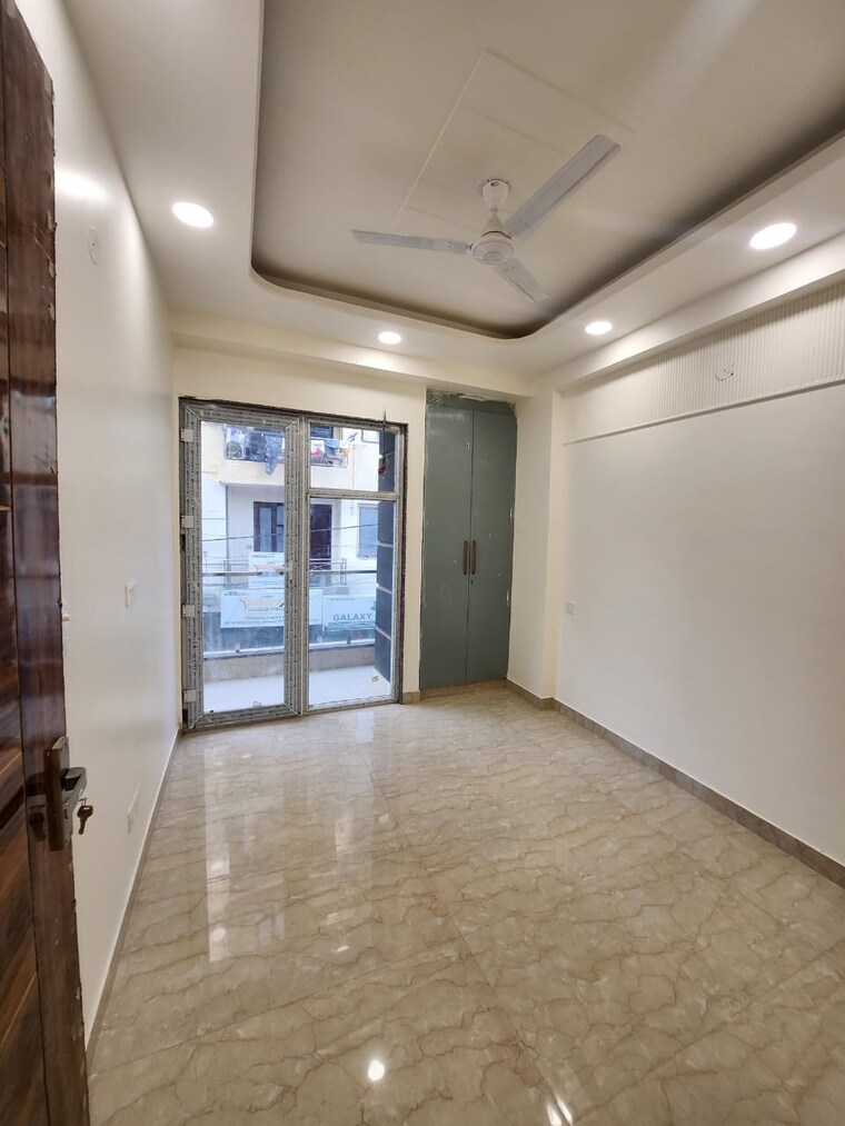 Room, chattarpur 3 Bedroom 1350 Sq.Ft. Builder Floor In Chattarpur Delhi 9369559