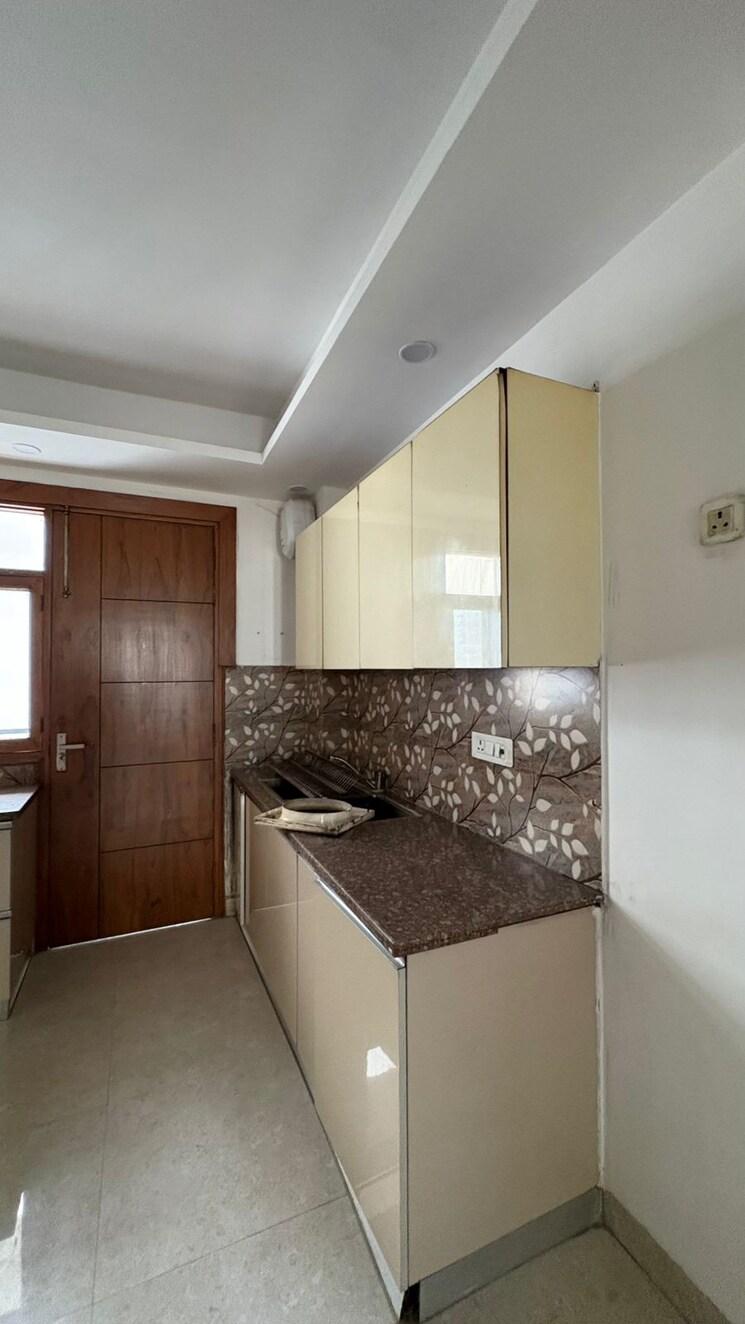 Kitchen, uppal-southend 3 Bedroom 2370 Sq.Ft. Builder Floor In Sector 49 Gurgaon 9369556