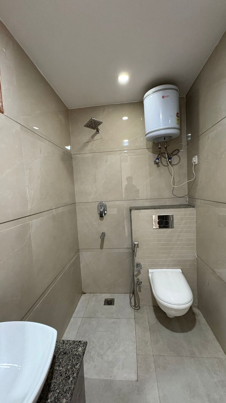 Bathroom, uppal-southend 3 Bedroom 2370 Sq.Ft. Builder Floor In Sector 49 Gurgaon 9369556