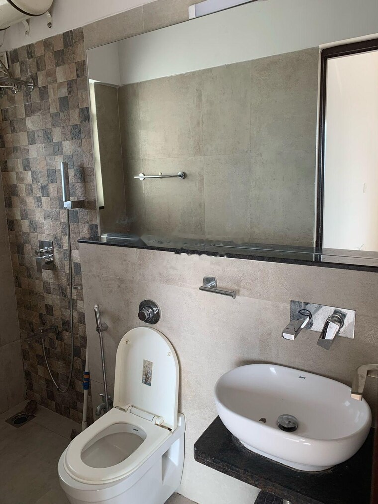 Bathroom, omkar-meridia 2 Bedroom 800 Sq.Ft. Apartment In Kurla West Mumbai 9369549