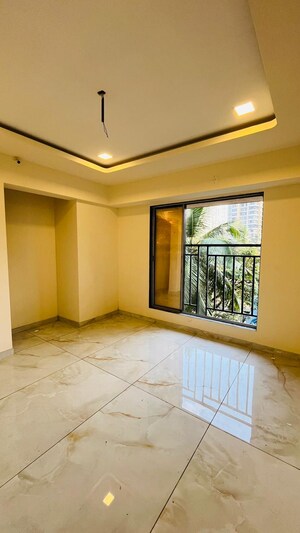 Room in 2 BHK Apartment at Dahisar East – for Sale
