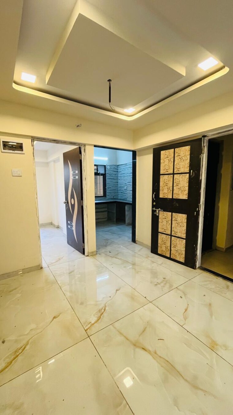 Room, dahisar east 2 Bedroom 597 Sq.Ft. Apartment In Dahisar East Mumbai 9313074