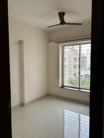 Room in 2 BHK Apartment at BU Bhandari Vaastu Viva, Wakad – for Rent