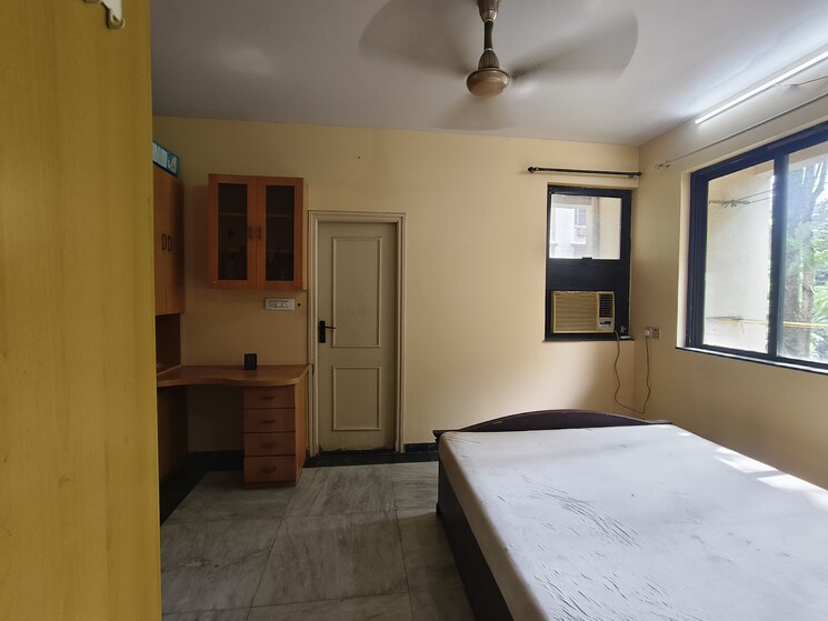 Room, hiranandani-estate 1 Bedroom 670 Sq.Ft. Apartment In Ghodbunder Road Thane 9369645