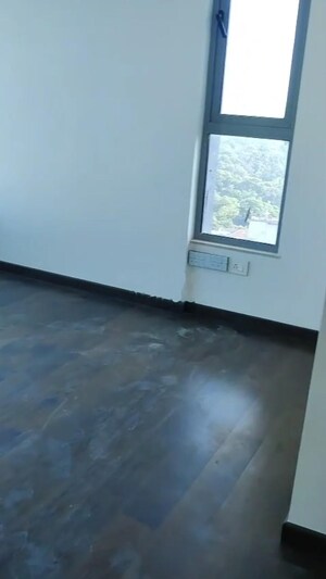 Room in 2 BHK Apartment at Peninsula Salsette 27, Byculla – for Rent