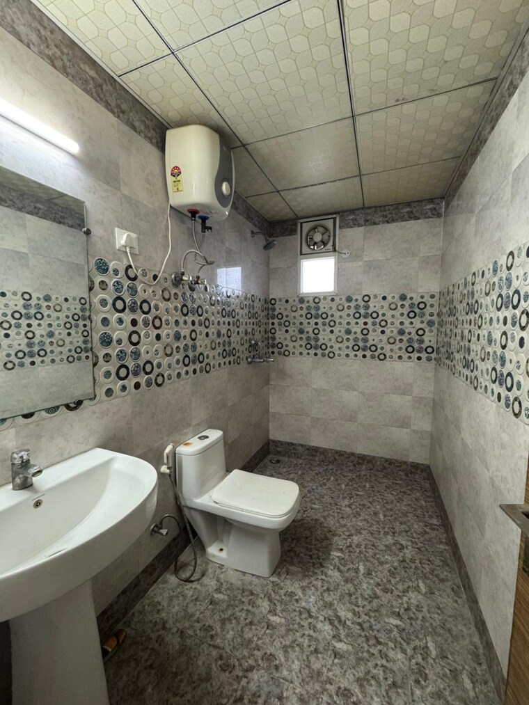 Bathroom, saya-gold-avenue 2 Bedroom 1080 Sq.Ft. Apartment In Vaibhav Khand Ghaziabad 9369670