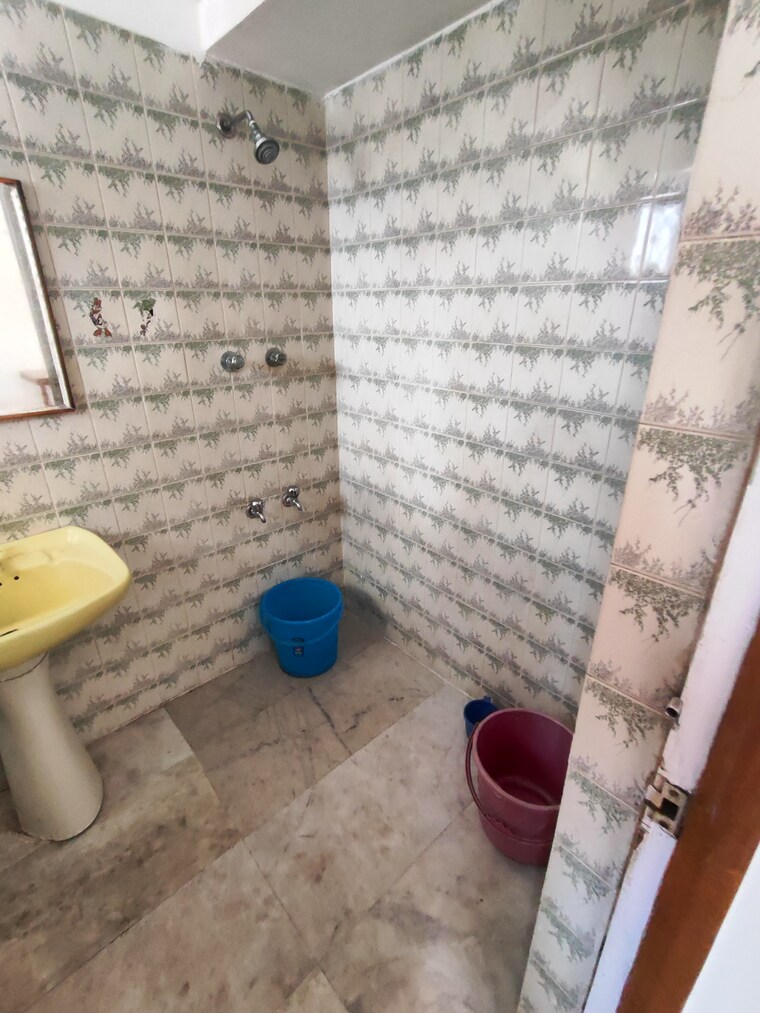 Bathroom, koramangala 1 RK 350 Sq.Ft. Builder Floor In Koramangala Bangalore 9369715