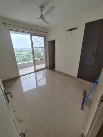 Room in 3 BHK Apartment at Anant Raj Maceo, Sector 91 – for Rent