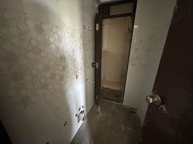 Bathroom, horizon-height 1 Bedroom 550 Sq.Ft. Apartment In Kasarvadavali Thane 9369741