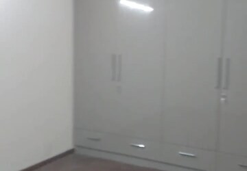 Room in 3 BHK Apartment at Pareena Express Heights, Sector 99 – for Rent