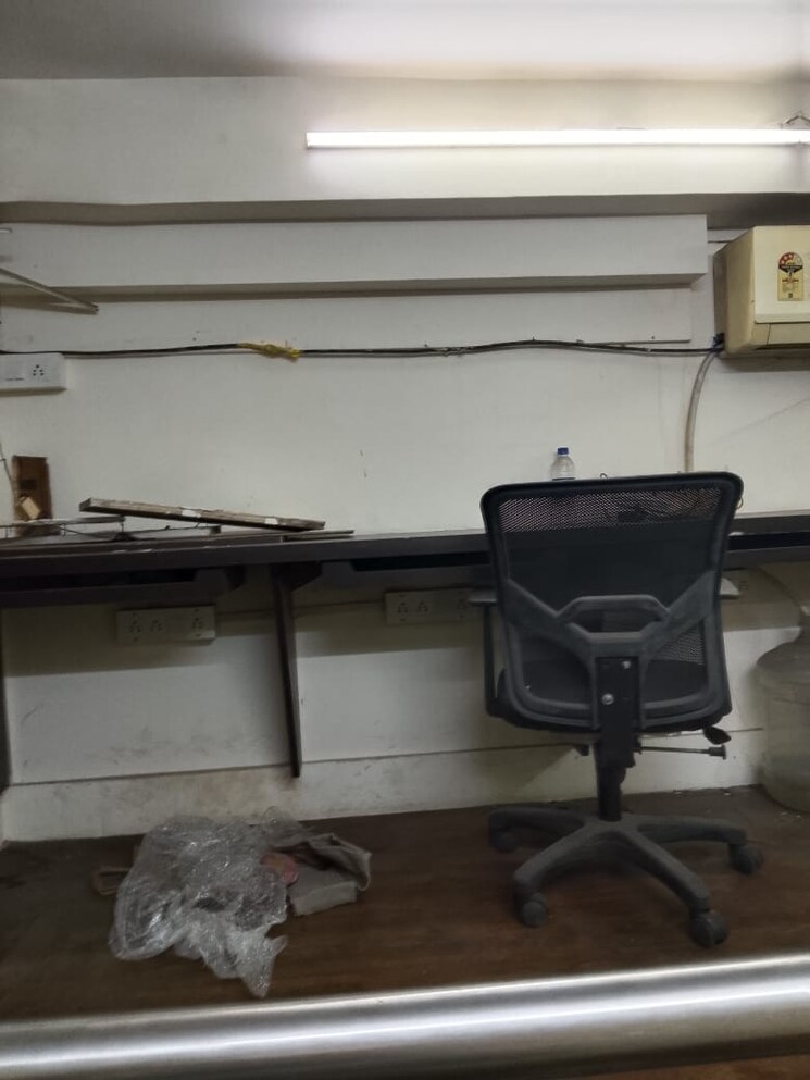 Common Area, om-heera-panna-mall Commercial Office Space 260 Sq.Ft. In Andheri West Mumbai 9369692