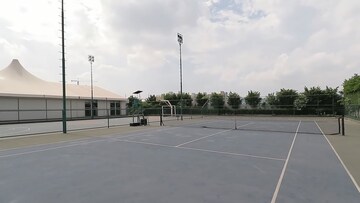 Parking in 3 BHK Apartment at DLF The Crest, Sector 54 – for Rent