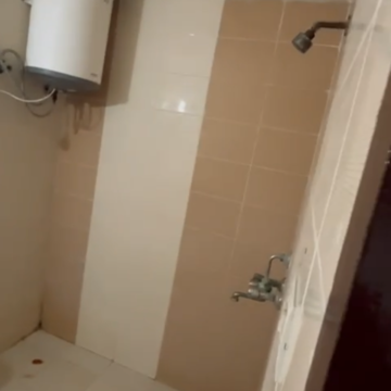 Bathroom in 2.5 BHK Apartment at Supertech Ecociti, Sector 137 – for Rent