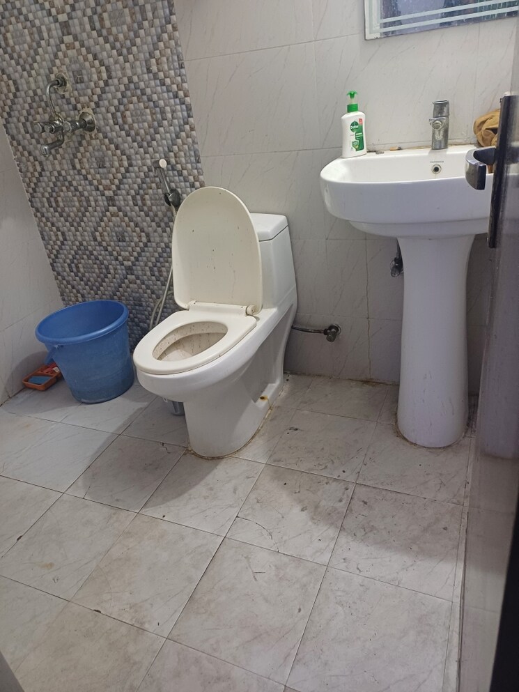 Master Bedroom, afowo-raksha-addela 3 Bedroom 1340 Sq.Ft. Apartment In Sector 16c Greater Noida Greater Noida 9369780