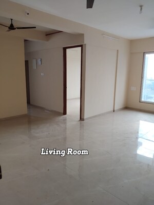 Room in 2 BHK Apartment at Vasundhara Geetanjali Paradise, Malad West – for Rent