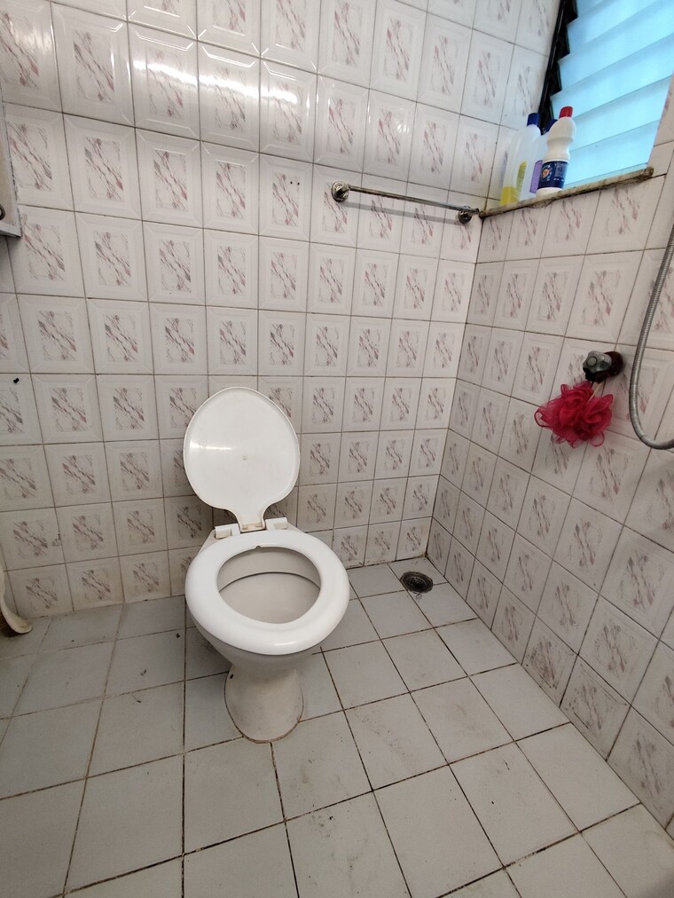 Bathroom, mandar-apartments 2 Bedroom 800 Sq.Ft. Apartment In Andheri West Mumbai 9369777