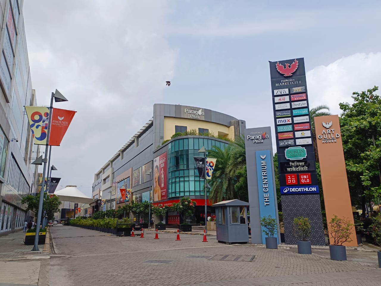 Showroom For Sale in Phoenix Paragon Plaza