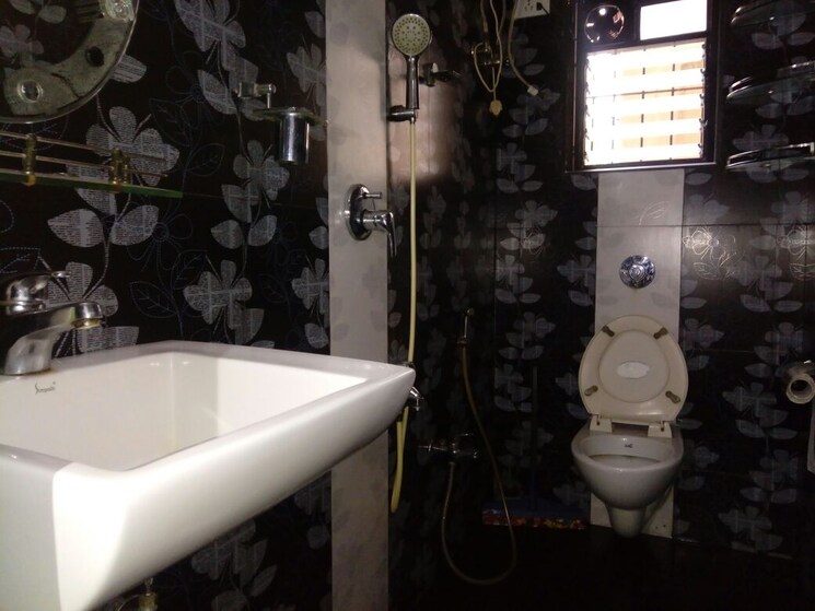 Bathroom, windsor-tower 2 Bedroom 890 Sq.Ft. Apartment In Andheri West Mumbai 9369784