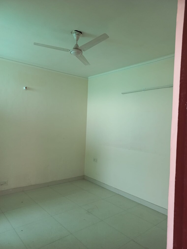 Room, mona-greens 3 Bedroom 1800 Sq.Ft. Apartment In Ghazipur Zirakpur 9369821