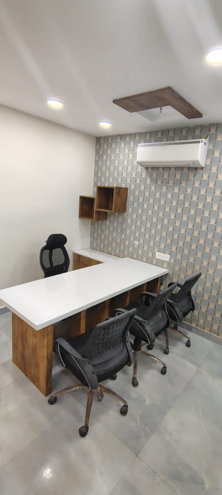 Team Area, netaji subhash place Commercial Office Space 769 Sq.Ft. In Netaji Subhash Place Delhi 9369827