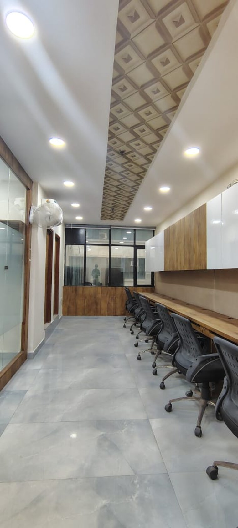  Parking, netaji subhash place Commercial Office Space 769 Sq.Ft. In Netaji Subhash Place Delhi 9369827