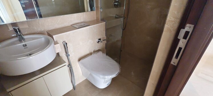 Bathroom, hiranandani-highland 3 Bedroom 789 Sq.Ft. Apartment In Powai Mumbai 9369828