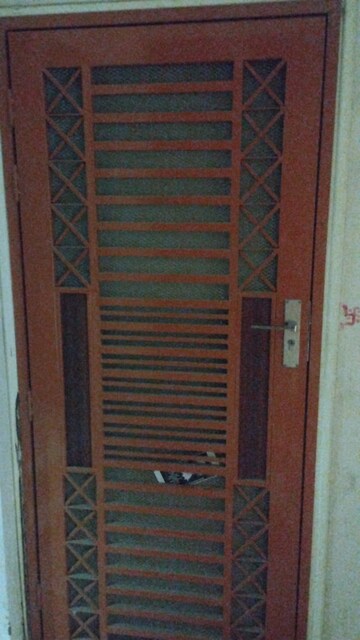 Bathroom in 2 BHK Apartment at Pyramid Heights, Sector 85 – for Rent