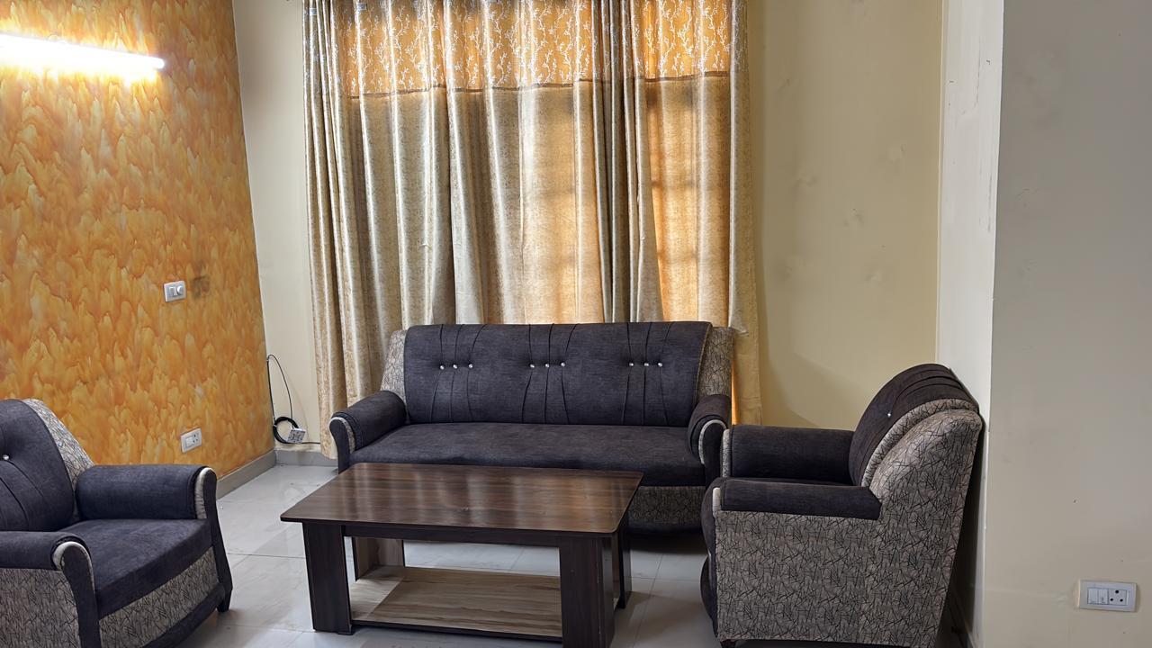 4 BHK + Pooja Room Apartment For Rent in Maya Garden City