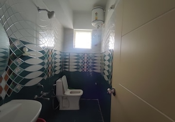 Bathroom in 1 BHK Builder Floor at Aashiyana Apartment JP Nagar, Jp Nagar – for Rent