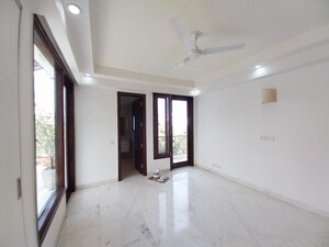 Room in 4 BHK Apartment at Gulmohar Park – for Rent