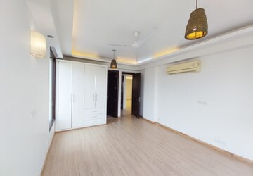 Room in 4 BHK Apartment at Gulmohar Park – for Rent